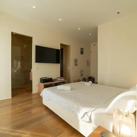 Luxury Penthouse With Stunning View And Hammam * Milán
